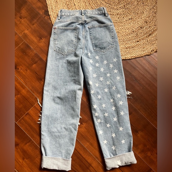 Distressed jeans - Picture 2 of 3